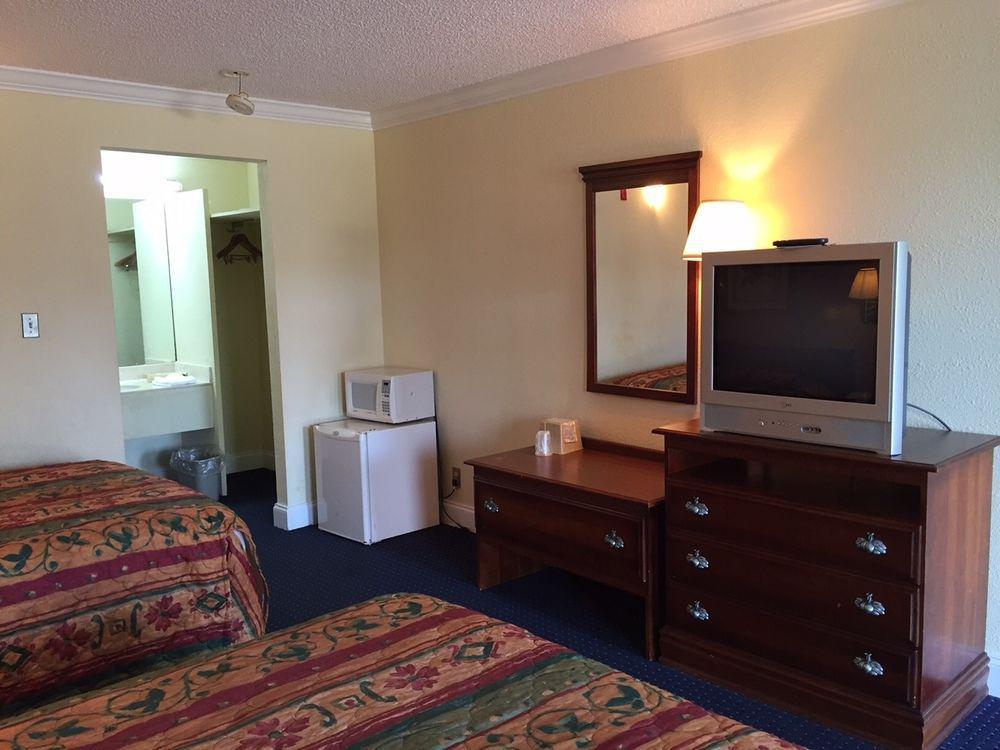 Capital Inn Cordele Exterior photo
